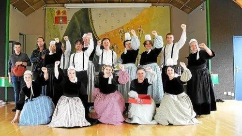 Nouveau spectacle pour le cercle de Plonéour-Lanvern.